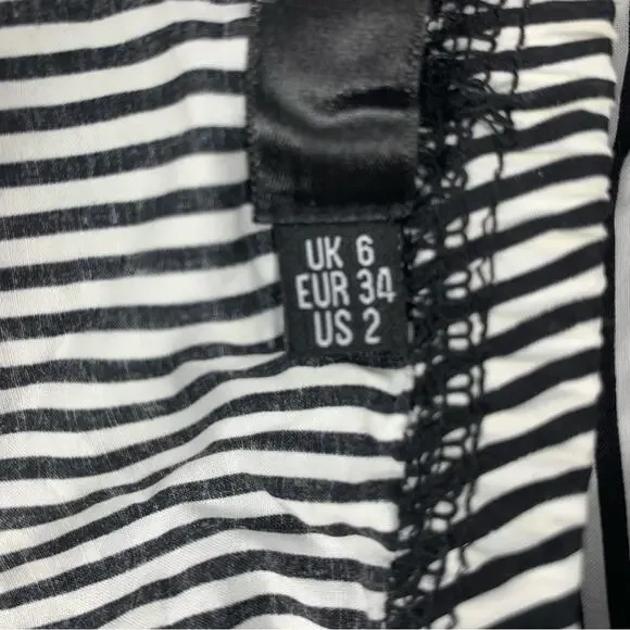 Missguided Women's Romper Stripped Black and White Size 2 Zipper on Back - Picture 11 of 12
